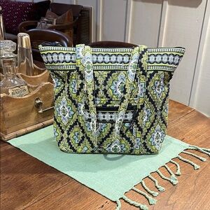 NWOT Vera Bradley Villager Tote in Retired Cambridge Pattern